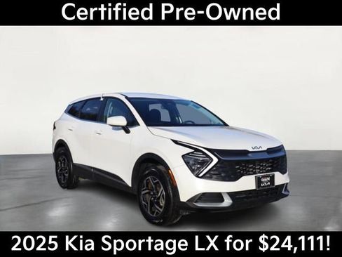 Used 2025 Kia Sportage LX image 1