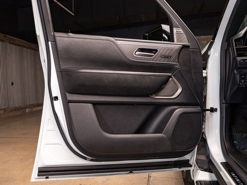 Used 2025 INFINITI QX80 Autograph w/ Autograph Exterior Package image 30