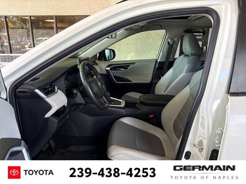 Used 2022 Toyota RAV4 XLE Premium AWD/4WD image 16