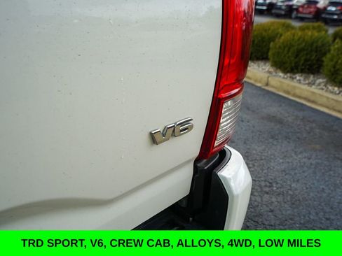 Used 2017 Toyota Tacoma TRD Sport image 10