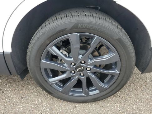 Certified 2024 Chevrolet Equinox RS FWD image 32