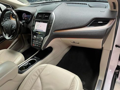 Used 2019 Lincoln MKC Select w/ Select Plus Package AWD/4WD image 11