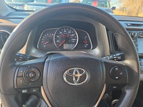 Used 2014 Toyota RAV4 XLE image 24