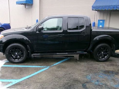 Used 2019 Nissan Frontier SV w/ Value Truck Package AWD/4WD image 6