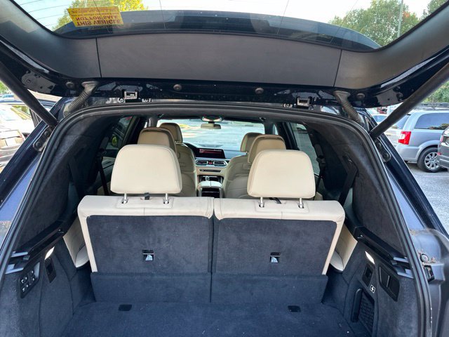 Used 2021 BMW X7 xDrive40i w/ M Sport Package AWD/4WD image 15