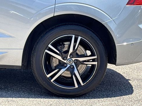 Used 2018 Volvo XC60 T6 R-Design w/ Convenience Package AWD/4WD image 10