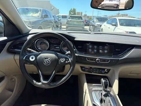 Used 2018 Buick Regal Essence w/ Driver Confidence Package #1 AWD/4WD image 21