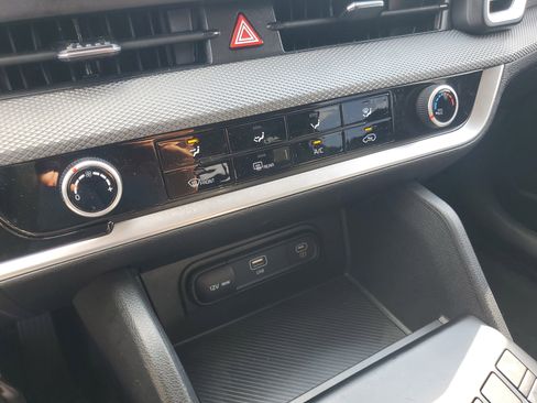 Used 2025 Kia Sportage LX AWD/4WD image 20