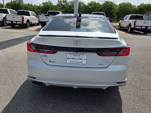 Used 2025 Toyota Camry XSE FWD image 10