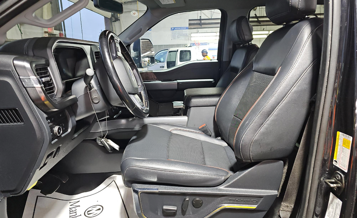 Used 2023 Ford F250 Lariat w/ Lariat Ultimate Package AWD/4WD image 5