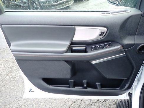 Used 2025 Ford Expedition Active image 23