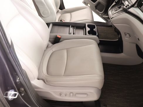 Used 2024 Honda Odyssey Touring image 13