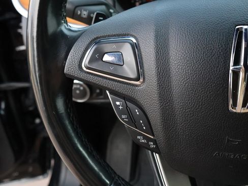 Used 2017 Lincoln MKC Reserve FWD image 30