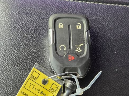 Used 2022 GMC Acadia Denali w/ Denali Ultimate Package image 25