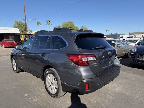 Used 2018 Subaru Outback 2.5i Premium image 4