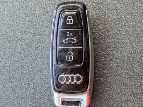 Used 2023 Audi Q8 Prestige AWD/4WD image 39
