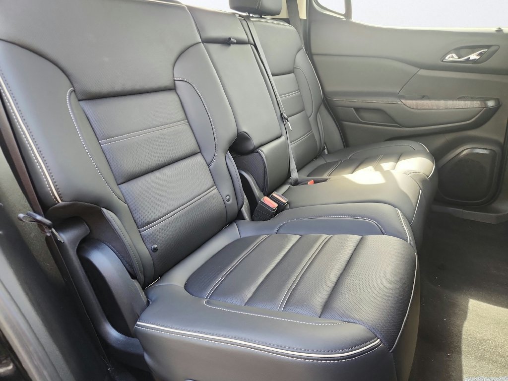 Used 2023 GMC Acadia Denali w/ Denali Ultimate Package AWD/4WD image 27