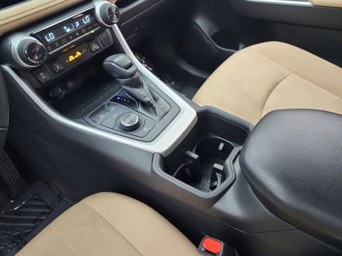 Used 2024 Toyota RAV4 XLE w/ Convenience Package AWD/4WD image 11