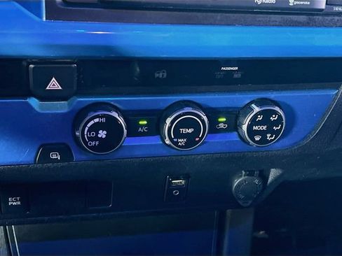 Used 2016 Toyota Tacoma SR5 RWD image 23