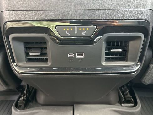 Used 2022 GMC Sierra 1500 AT4 w/ AT4 Premium Package AWD/4WD image 16