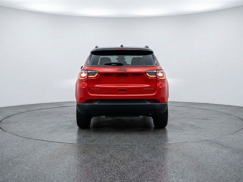 Used 2025 Jeep Compass Trailhawk image 7