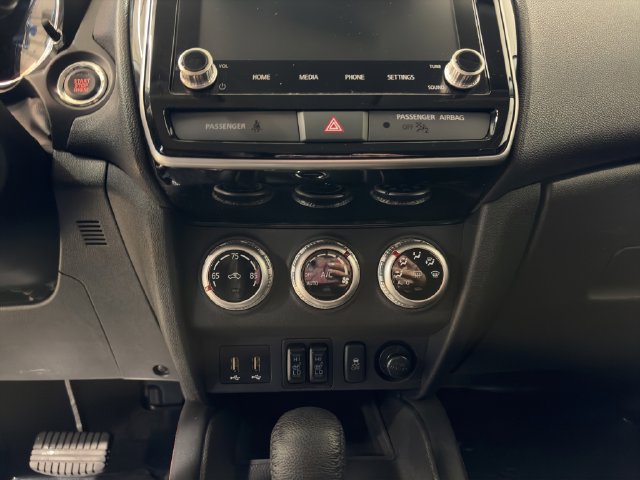 Used 2024 Mitsubishi Outlander Sport SE AWD/4WD image 16