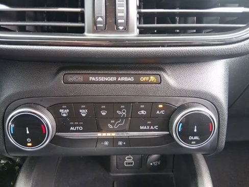 Used 2025 Ford Escape ST-Line AWD/4WD image 25