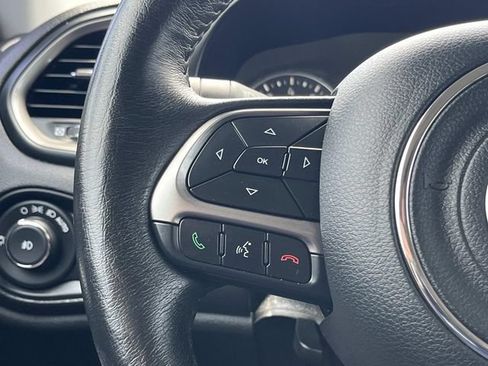 Certified 2022 Jeep Renegade Latitude w/ Convenience Group AWD/4WD image 31