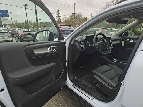 New 2026 Volvo XC40 B5 Plus w/ Protection Package Premier image 22