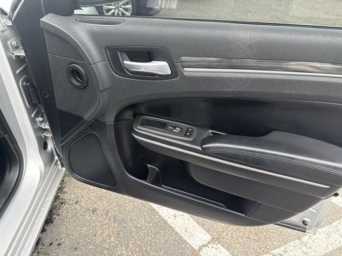 Used 2021 Chrysler 300 Touring L image 23