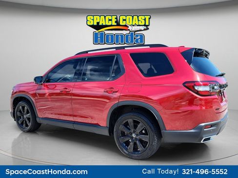 Certified 2025 Honda Pilot Black Edition image 11