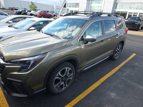 Used 2023 Subaru Ascent Limited w/ Technology Package AWD/4WD image 3