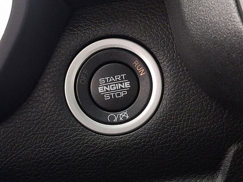 Used 2024 RAM 2500 Tradesman w/ Chrome Appearance Group image 19