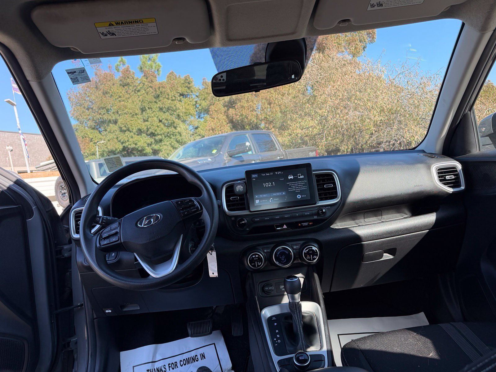 Used 2020 Hyundai Venue SEL FWD image 11