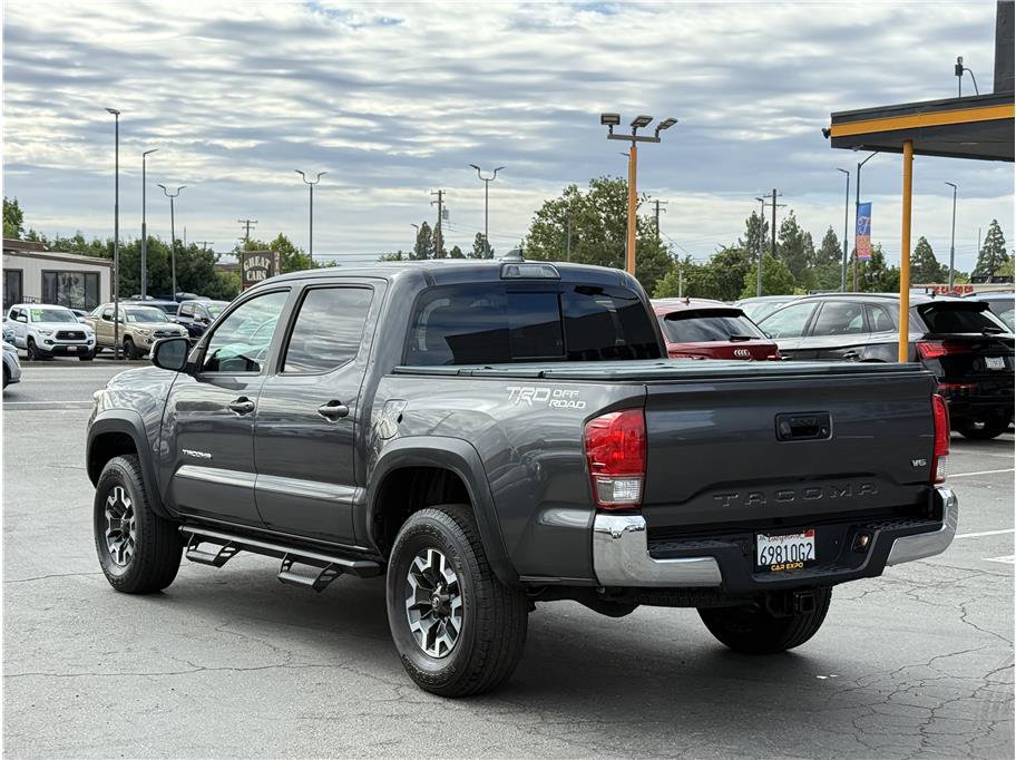Used 2017 Toyota Tacoma TRD Off-Road w/ Tow Package RWD image 6