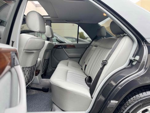 Used 1987 Mercedes-Benz 300 D Turbo image 40