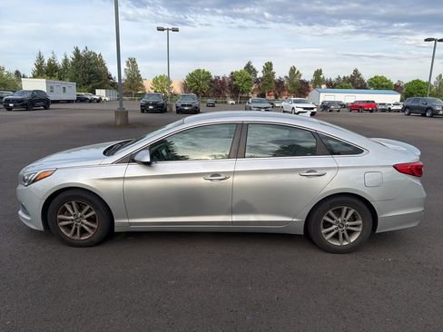 Used 2017 Hyundai Sonata SE FWD image 4