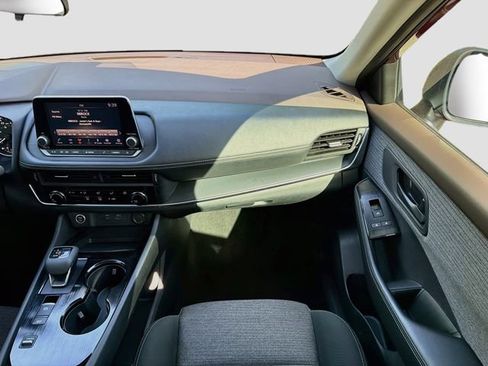 Used 2021 Nissan Rogue S FWD image 17