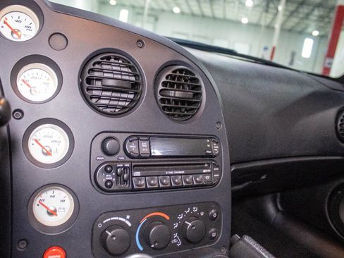 Used 2003 Dodge Viper SRT-10 image 22