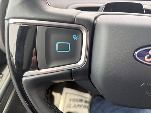 Used 2025 Ford Expedition Max Platinum w/ Driver's Package image 19