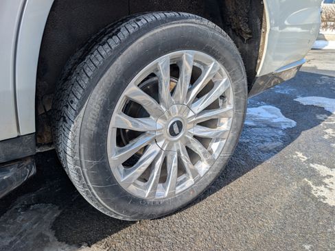 Used 2024 Cadillac Escalade Premium Luxury w/ LPO, Floor Liner Package image 10