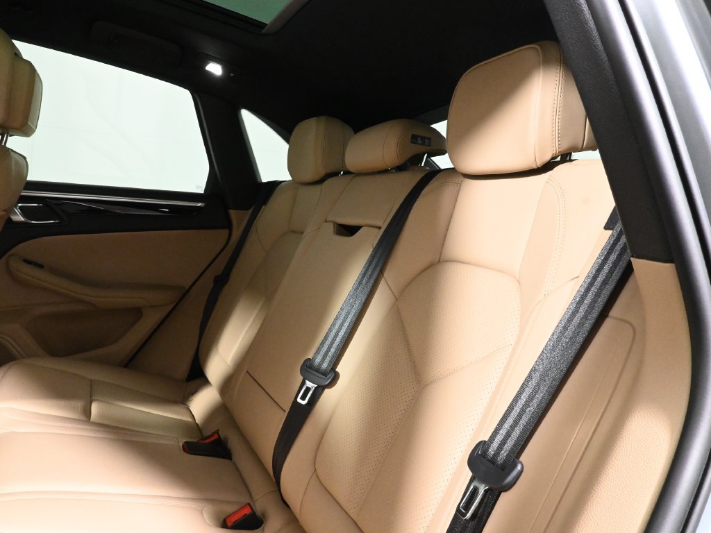 Used 2021 Porsche Macan AWD/4WD image 7