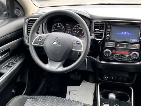 Used 2019 Mitsubishi Outlander ES image 17