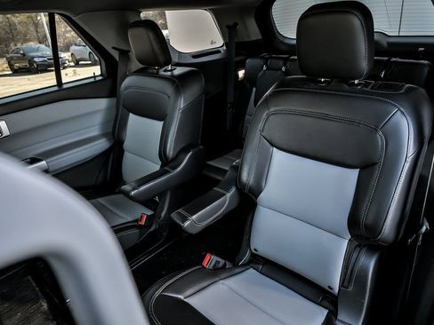 Used 2023 Ford Explorer XLT w/ Equipment Group 202A image 16