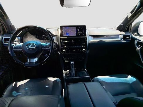 Used 2022 Lexus GX 460 Luxury w/ Accessory Package AWD/4WD image 17