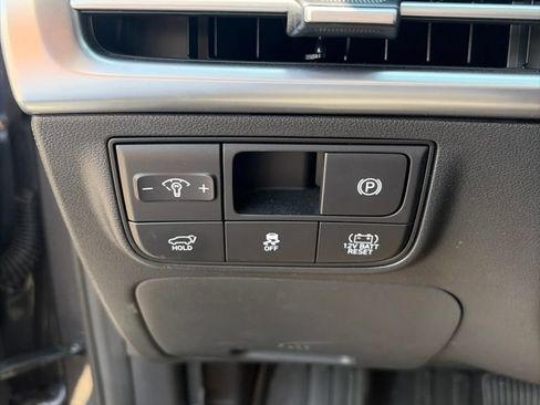 Used 2025 Hyundai Tucson Limited AWD/4WD image 12