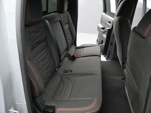 Used 2025 Nissan Frontier PRO-4X image 17