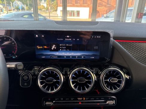 Certified 2025 Mercedes-Benz GLA 250 4MATIC image 29