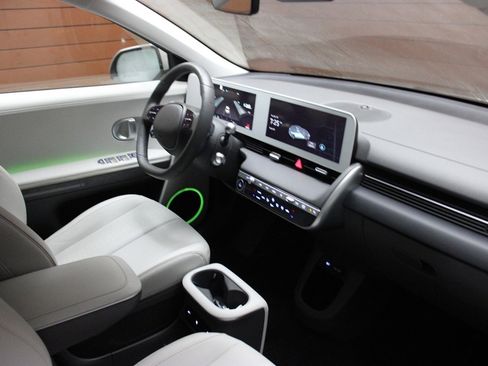 Used 2023 Hyundai Ioniq 5 SEL image 25