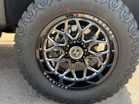 Used 2025 GMC Sierra 3500 Denali Ultimate AWD/4WD image 16